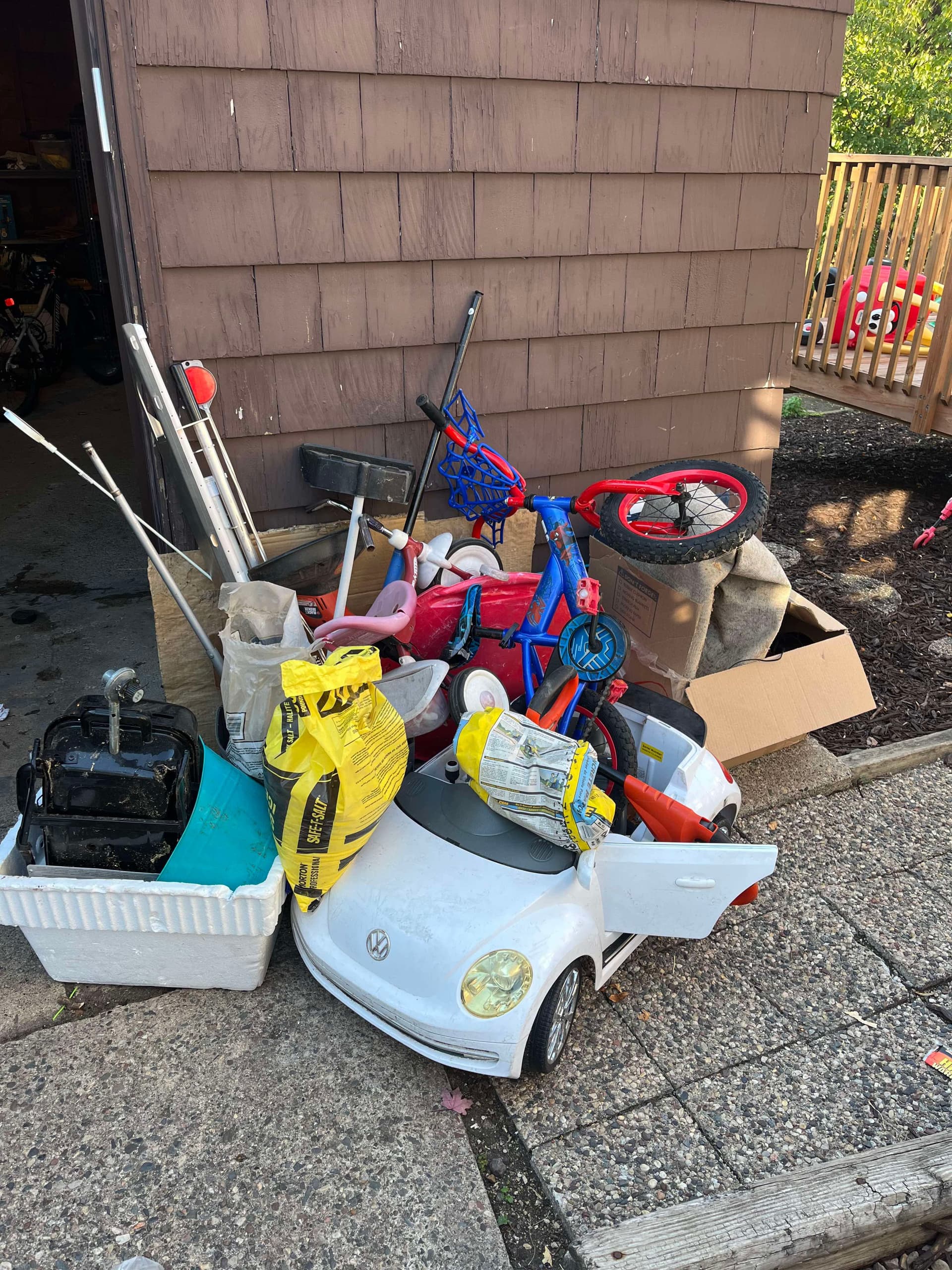 Gallery photos for Backyard Junk Pile Gone in Fern Hill St. Louis Park: Image #1